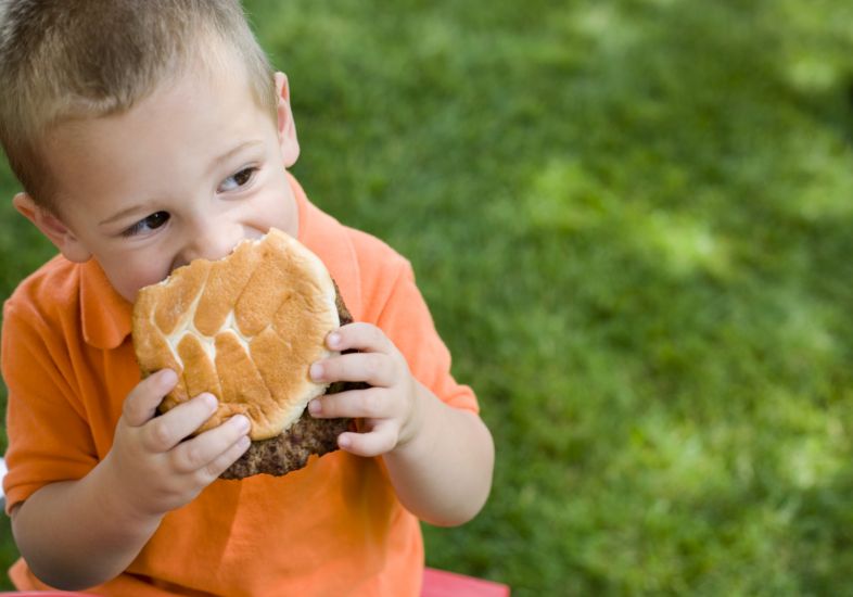 Colesterol alto: o que você precisa saber sobre esse problema em crianças